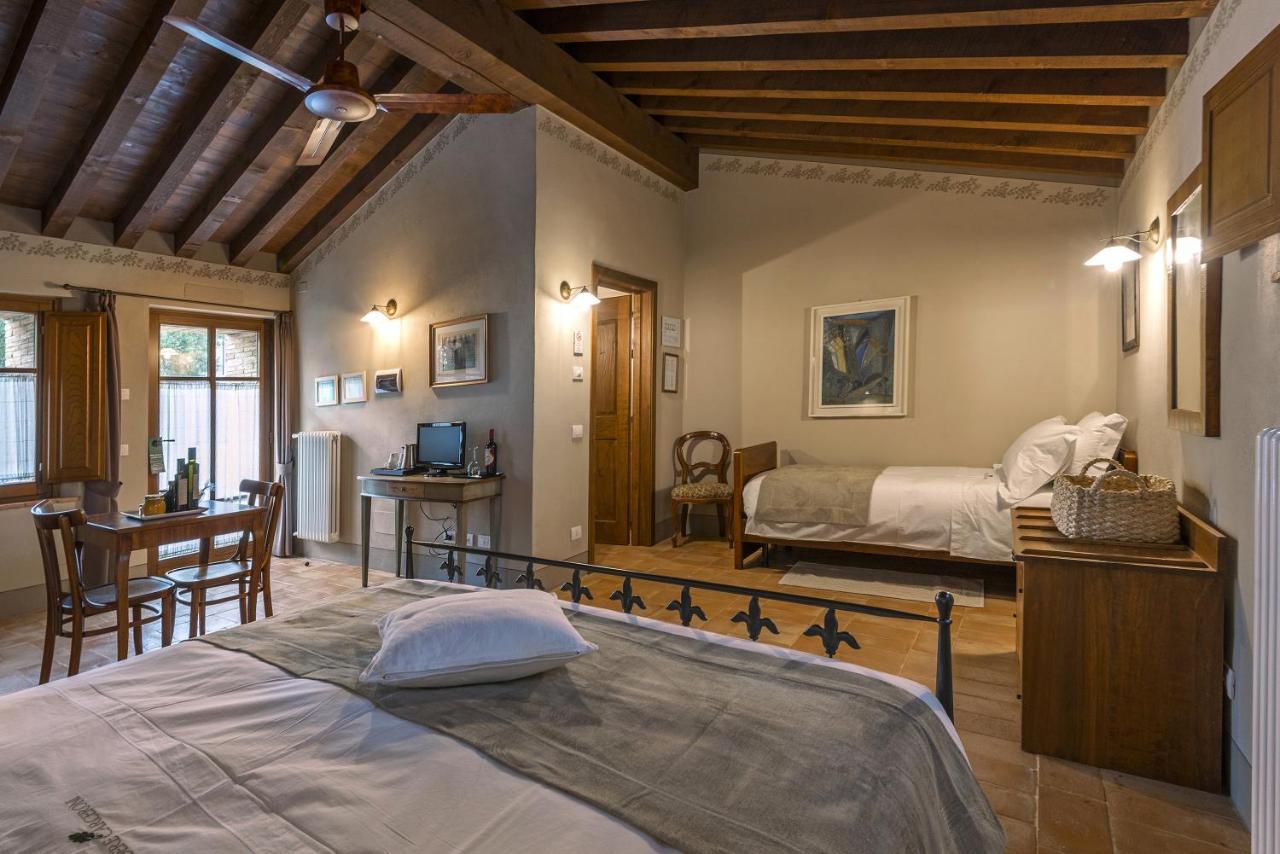 Podere Carceroni Poggi del Sasso Bagian luar foto