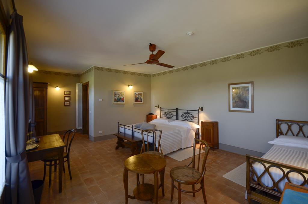 Podere Carceroni Poggi del Sasso Ruang foto